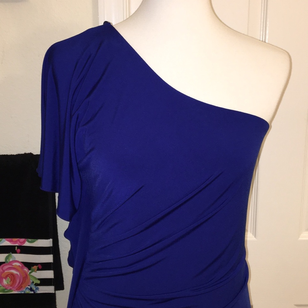Express dress - Picture 2 of 4